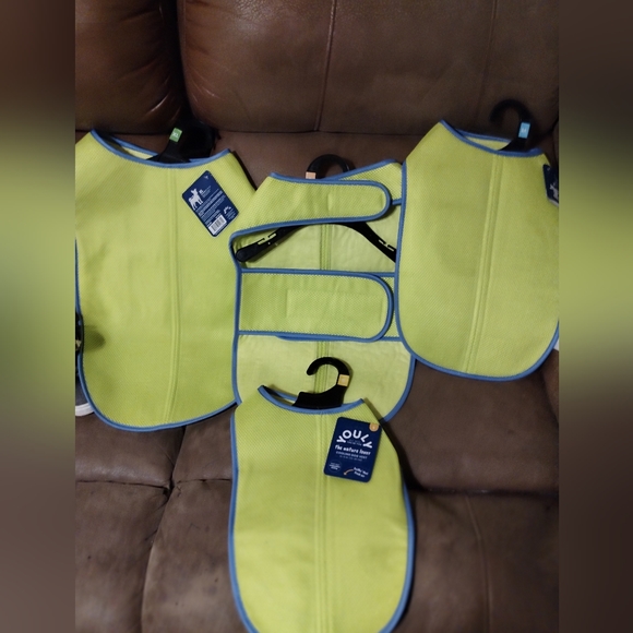 Pet cooling vest - Picture 3 of 3